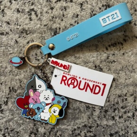 🧡3/15 NWT BT21 Line Friends Round 1 Keychain - Picture 1 of 6